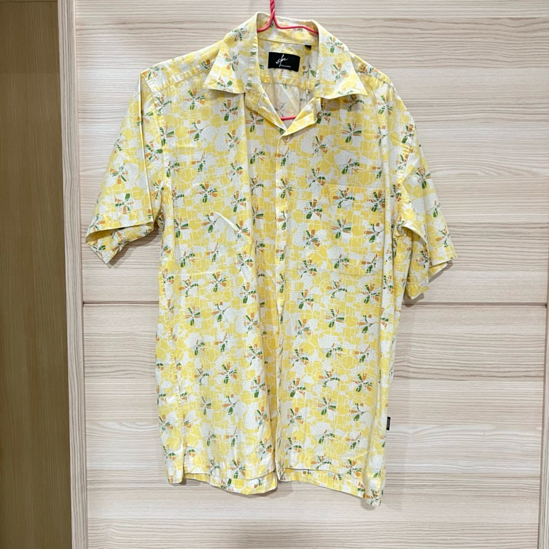 เสื้อเชิ้ต sfare คอปก สีเหลือง มือ2 ของแท้ มีตำหนิที่คอเสื้อ