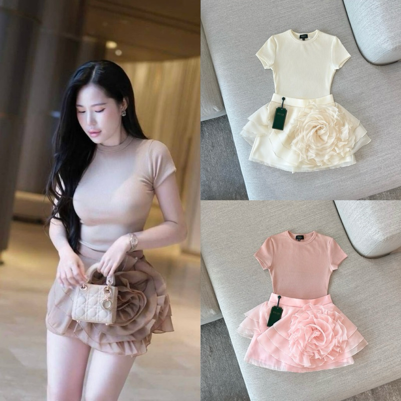 swan  nalinเซทเสื้อยืดผ้าร่องสีครีม เนื้อผ้าสีใส่สบาย + กระโปรงสั้น ระบายเป็นชั้นๆเลเยอร์ มีแต่งดอกไม้ด้านหน้า สวยมากค่ะ