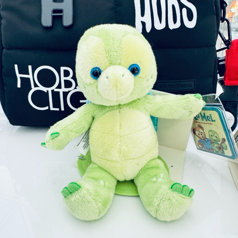 ตุ๊กตา เกาะไหล่ แม่เหล็ก Olu Mel มือ1 จากฮ่องกงดิสนีย์แลนด์ มีฐานแม่เหล็กติดกับก้น Shoulder Plush Ho