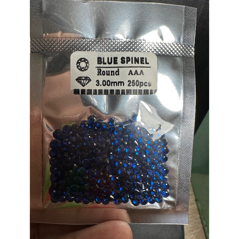 Blue Sapphire พลอยไพลิน สีน้ำเงิน( LAB ) อัญมณี…ทรงกลม 1.50  มิลลิเมตร พลอย ขนาด1.50 มิลลิเมตร( MM)( 1000 PCS เม็ด) ราคา ถูกที่สุด ดีลบีเคเค แกลเลอรีภาพที่ 6