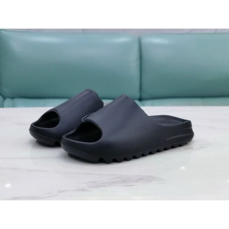 C2** รองเท้าแตะ adid  YEEZY slides มีไซส์ Us3-11 สินค้าใหม่ ของแท้