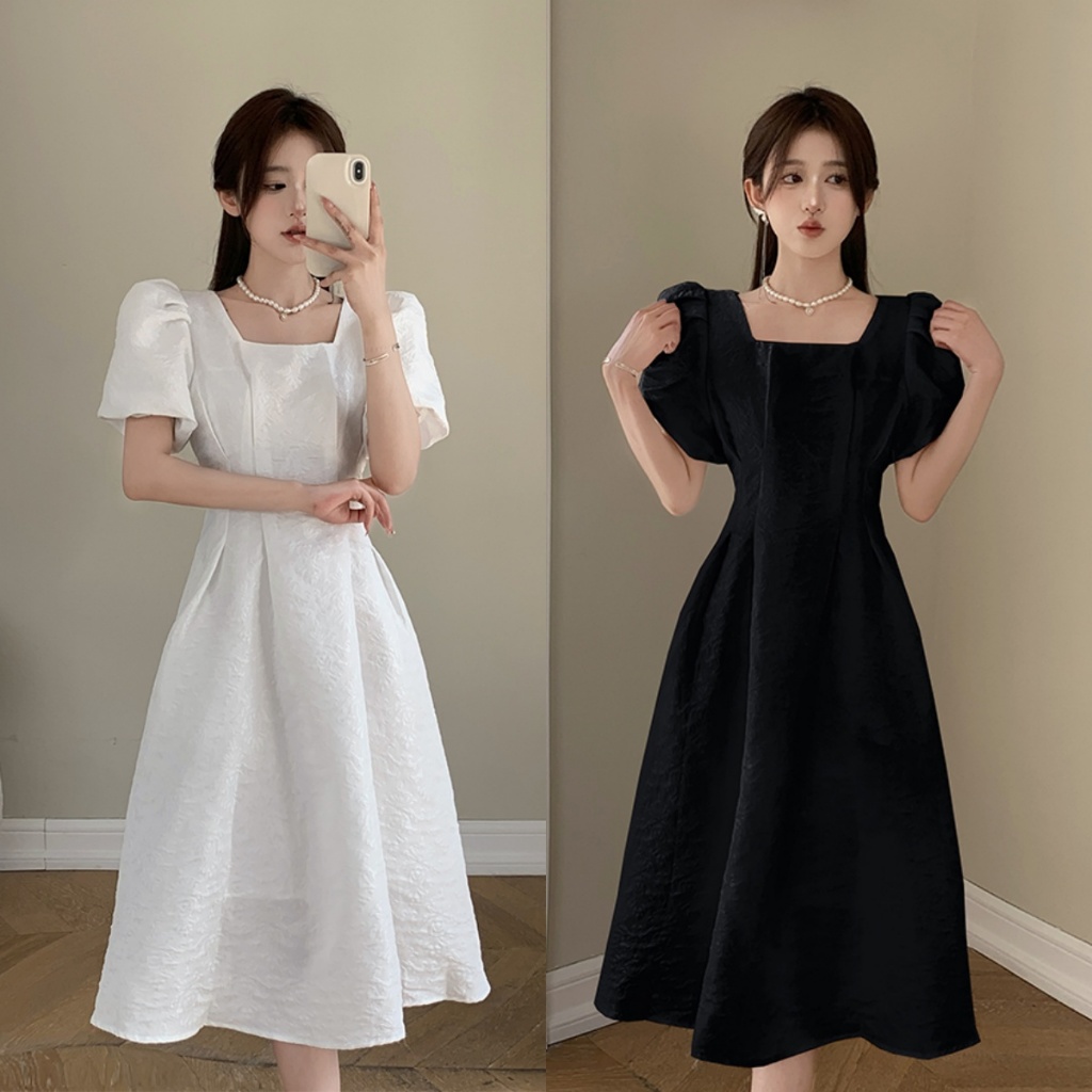 ชุดเดรสคอเหลี่ยม แขนพอง ทรงยาว เอวเข้ารูป เหมาะกับทุกโอกาส