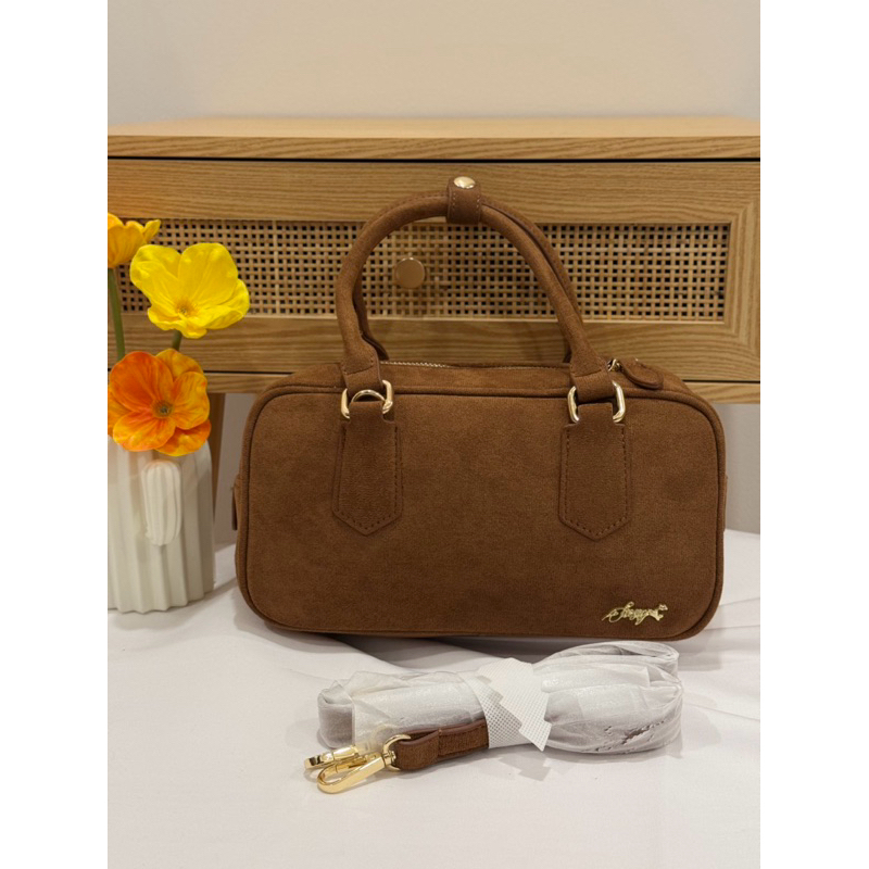 กระเป๋าSosy bag รุ่น Scottish น้องเป็นกำมะหยี่หนังกลับน่ารักมาก ถ่ายจากสินค้าจริง