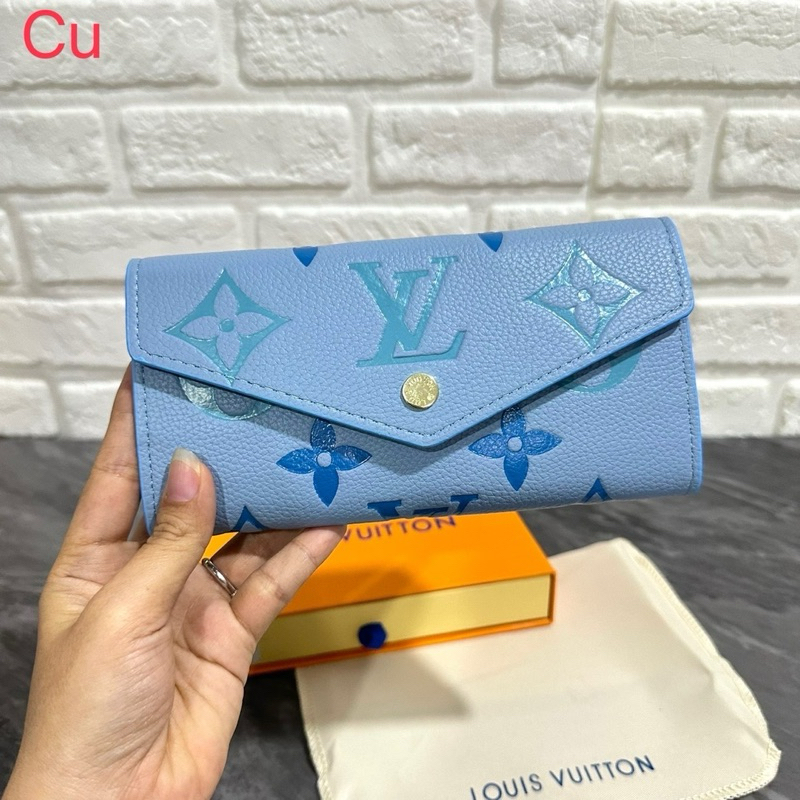 🔥จัดโปรพิเศษ 💢กระเป๋าตังค์ผู้หญิงใบยาวแบบพับสินค้าสวยตรงปกพร้อมอุปกรณ์ครบ🔥🔥