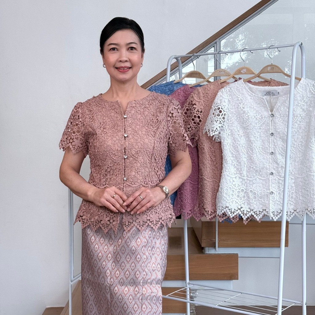 เสื้อลินินแต่งลูกไม่ผ้าฝ้าย (แขนสั้น) ผู้ใหญ่ อก 38" 40" 42" 44" 46" อินกะออย In Ka Oil สีฟ้า/น้ำตาล/ชมพู/ขาว/ครีม/ขาว