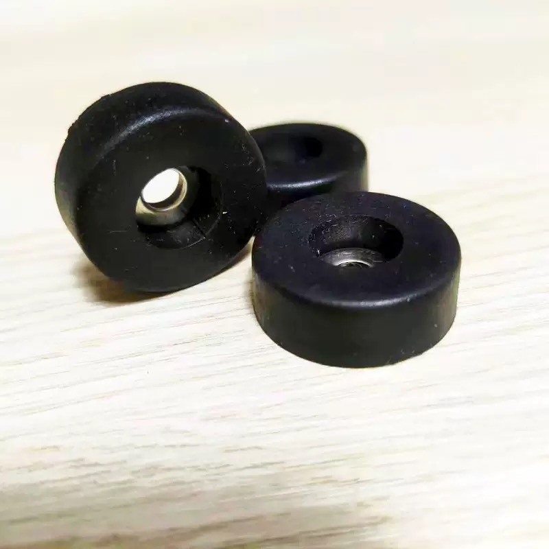 ยางรองตู้ลำโพง 30x10mm (แพ็คจำนวน 4-8 ตัว) ขนาด 30x10mm ยางรองขาโต๊ะ วัสดุยางแข็งพร้อมแหวนเหล็ก แข็งแรงได้มาตรฐาน