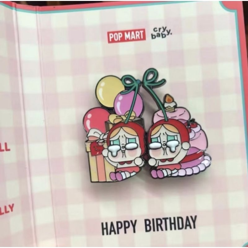 (พร้อมส่ง) เข็มกลัดวันเกิด Crybaby VIP Birthday Badge และ การ์ด - Pin