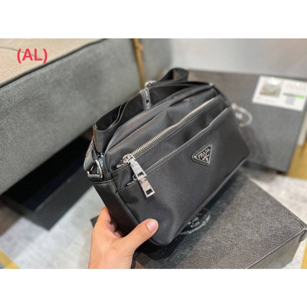 พร้อมส่ง กระเป๋าสะพายข้าง ผ้าไนล่อนสีดำ พราด้าP R A D A crossbody Size11นิ้ว