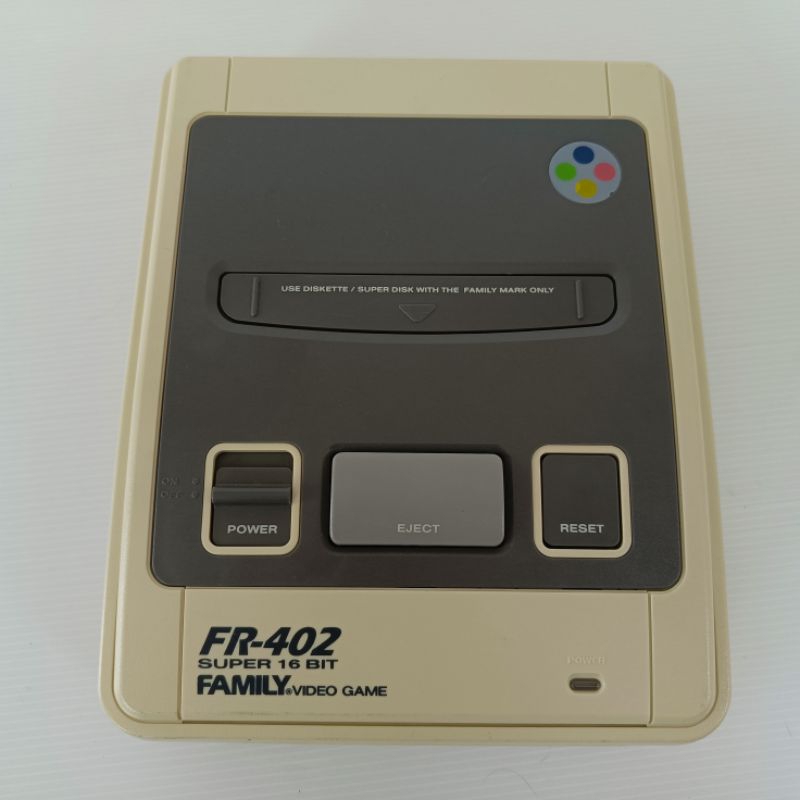 FR402 แท้งงานไทยจาก Family Computer ประเทศไทย ยุค90 บอดี้ยังขาวคลีมแบบเดิมๆ เล่นได้ ใช้อุปกรณ์ของ ญี