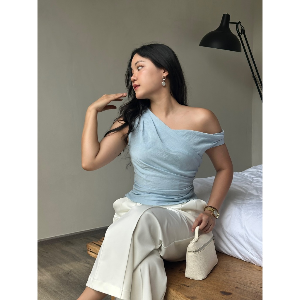 RAVii Essentials - Asymmetric Top