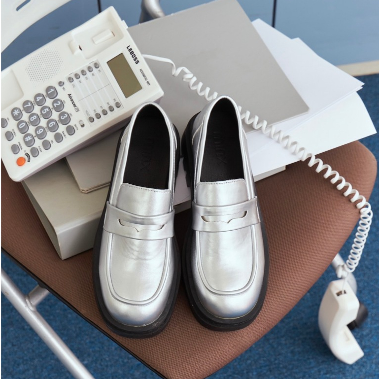 Minx รุ่น Wynn รองเท้า loafer (โลฟเฟอร์) เสริมพื้น 1.5 นิ้ว *สี denim และ silver minxshoes