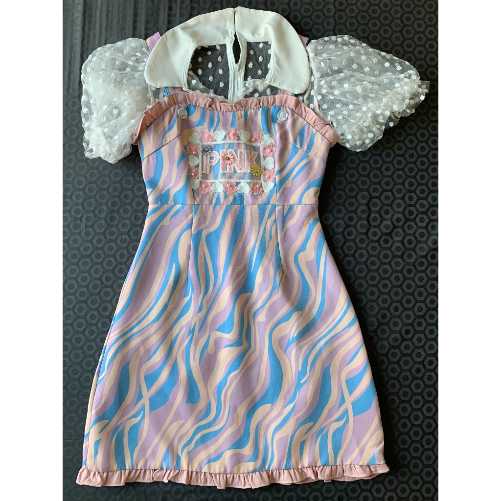 (มือสอง)ชุดเดรส ลายดอกไม้สไตน์น่ารัก  ป้าย WR Studio