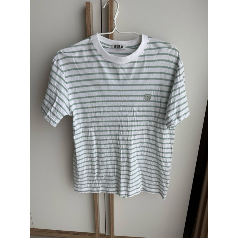 ❤️พร้อมส่ง Satur  UNISEX เสื้อยืดแขนสั้น สีเขียวลายทาง