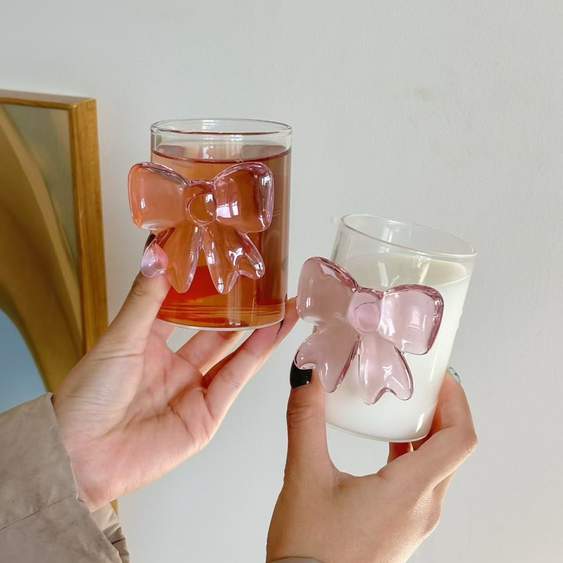 พร้อมส่ง 🎀 แก้วลายโบว์ขนาดเล็กแก้วกาแฟ ประมาณ 300 มิลวัสดุเป็นแก้วทั้งใบ
