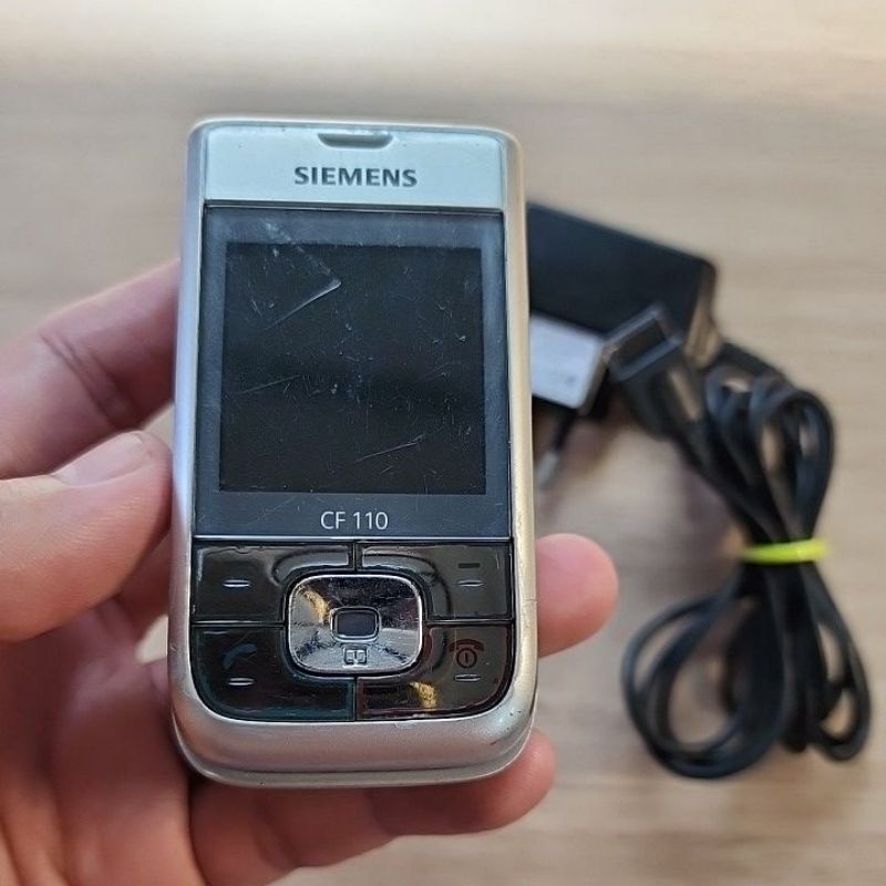 มือถือ Siemens CF110 ใช้งานได้ปกติ แต่ปัจจุบันแบตเสี่ยมแล้ว ตีขายงานอะไหล่ สะสม ทำต่อ พิจารณาภาพ/VDO