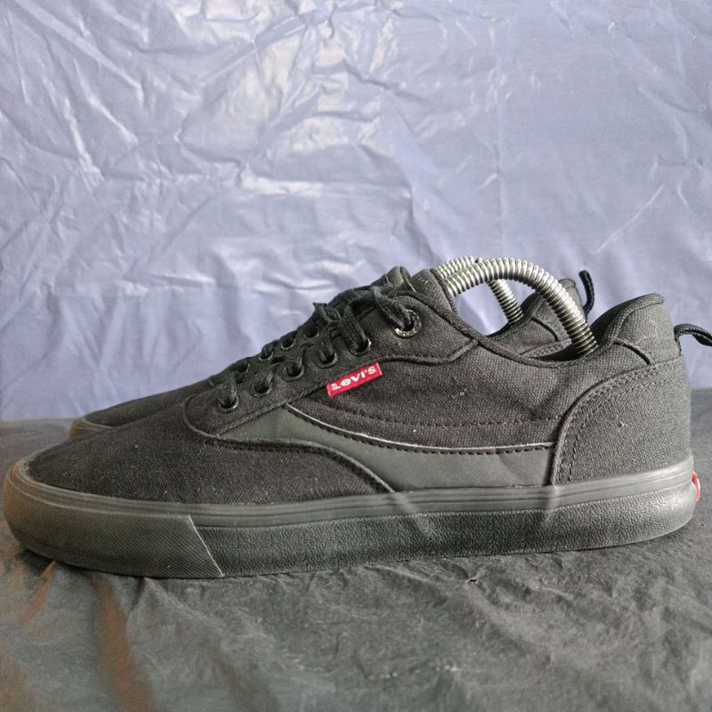 รองเท้า Levi's มือสองของแท้ Size 44/28 cm.