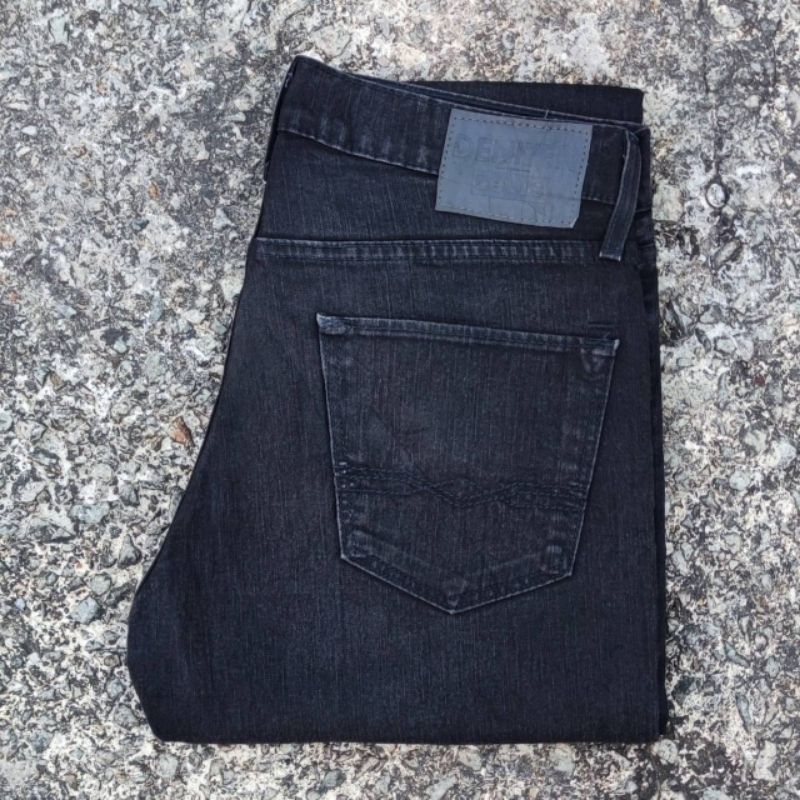 29/33 กางเกงยีนส์มือสอง DENIZEN เอววัดจริง 33.5" ยาวทั้งตัว 45" ปลายขา 7.5" รุ่น 216 Skinny Fit ผลิต