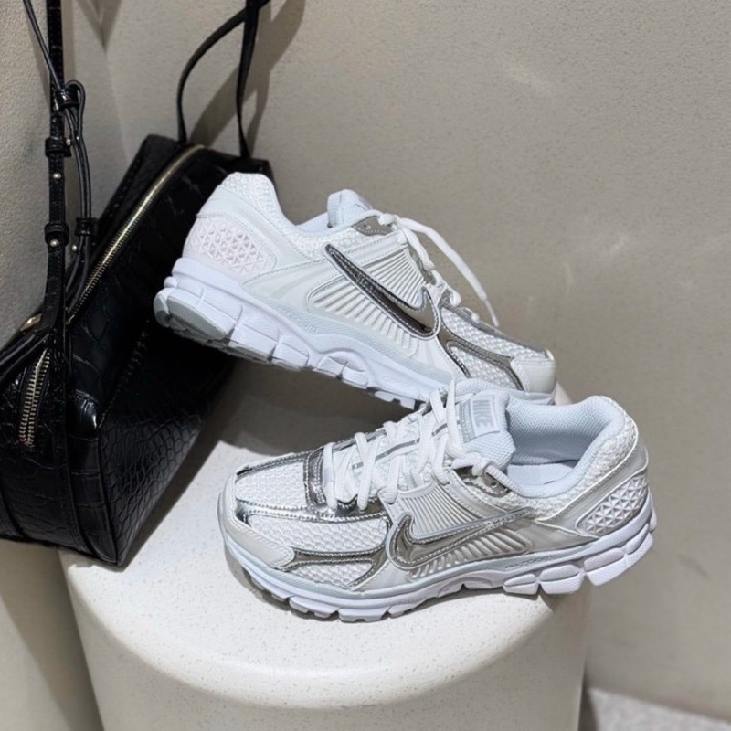 Nike W Zoom Vomero 5 White Metallic Silver แท้ 100%