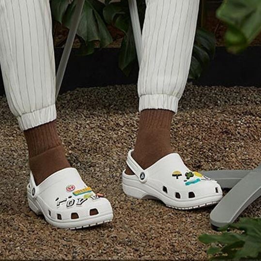 รุ่นใหม่❗️Classic Crocs Clog หิ้วนอก ถูกกว่าshop✨(สินค้าพร้อมจัดส่งจากไทย)✨แจกตัวติดรองเท้า