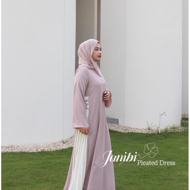 Janibi Pleated Dress V.2 แขนกระดุม [สินค้าพร้อมส่ง]