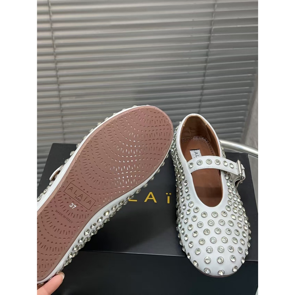 🌸 ALAIA  2025 หนังวัว rhinestone แฟชั่นบุคลิกภาพร้อยนางฟ้าหรูหรารองเท้าแมรี่เจนสำหรับผู้หญิง
