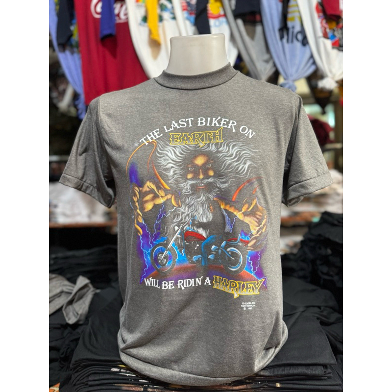 3d เสื้อผ้าบางสีเฟดเทา งานเหมือนเก่า สกรีนลายจม ไม่มีตะเข็บข้าง ผ้านิ่มใส่สบาย ใส่ได้ทั้งหญิงและชาย