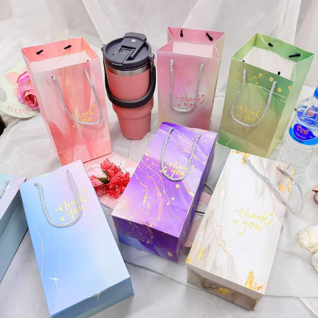 🍭 ถุงกระดาษ ทรงสูง แบบหูหิ้วเชือก ลายน่ารัก ใส่ของขวัญ ของปัจฉิม แก้วน้ำ ขวดน้ำ แก้วเยติ พร้อมส่ง