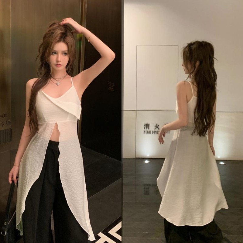 เสื้อเบลาส์สีขาว/สีดำ สายเดี่ยว เปิดไหล่ มีซิปข้างลำตัว แหวกด้านหน้าปล่อยชายยาว ผ้าฝ้าย เสื้อครอป #2444