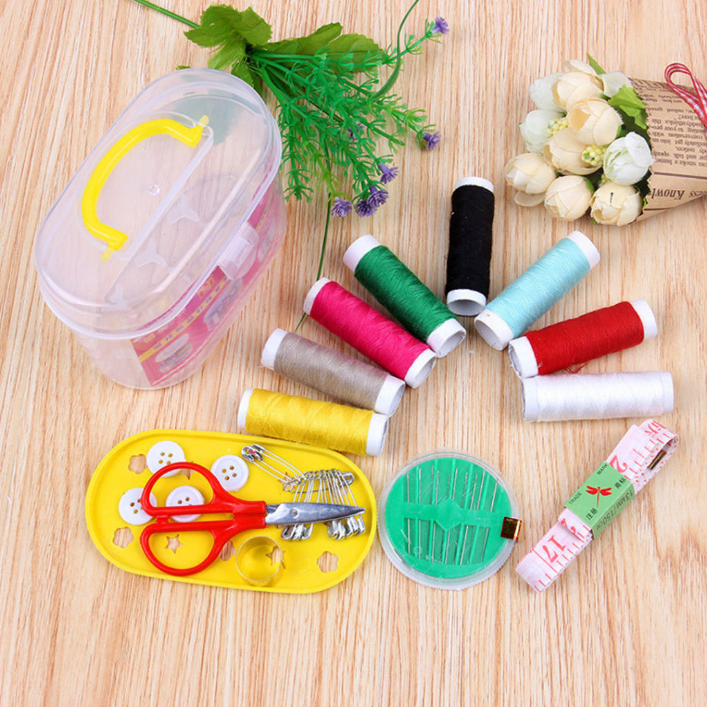 At.Store อุปกรณ์เย็บผ้า ชุดเข็มและด้าย ที่เย็บผ้า เข็ม ด้าย  ขนาดเล็ก คละสี