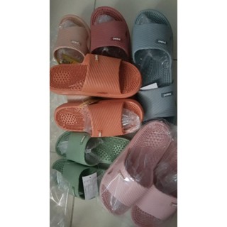 รองเท้าแตะพื้นนิ่มมีปุ่มนวดนุ่มสบายใส่ไม่เจ็บคลายปวดเมื่อยฝน…