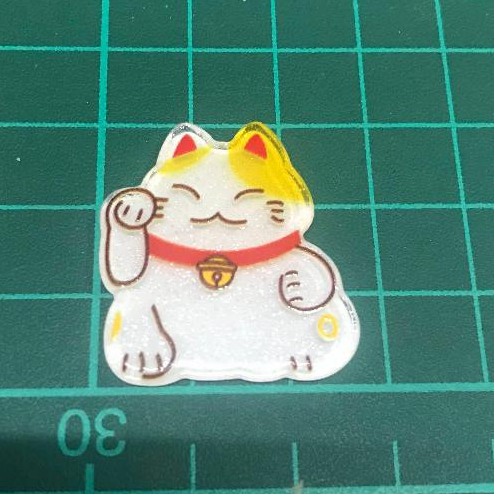 แม่เหล็กติดตู้เย็น แมวกวัก 3x2.8 cm.