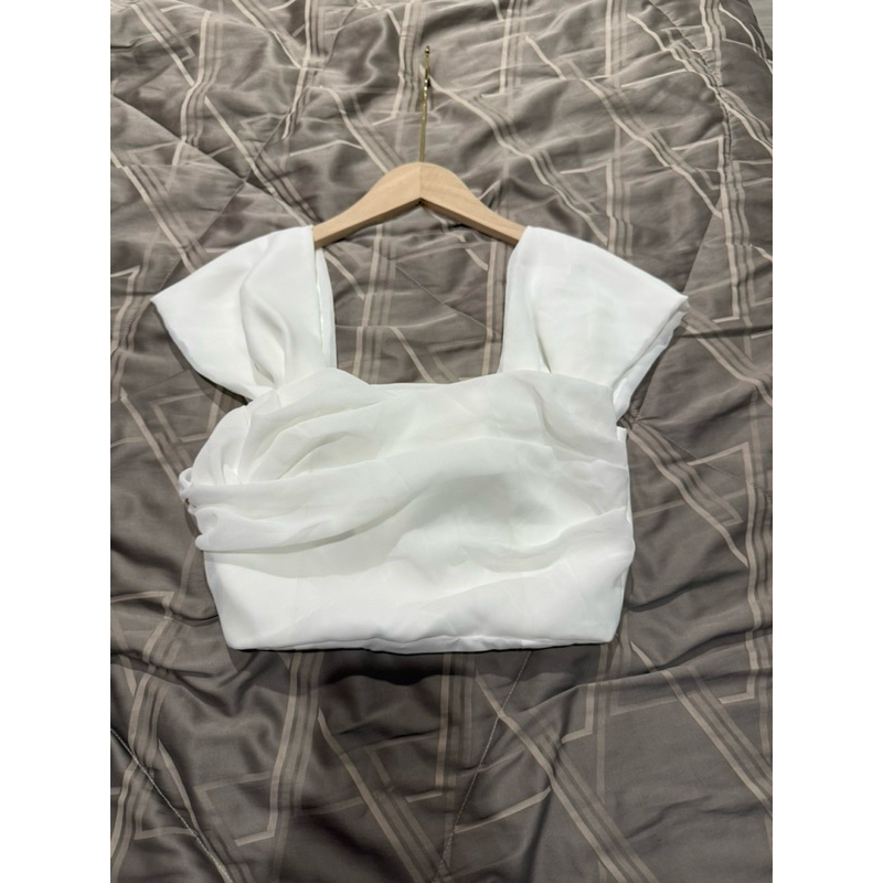 ส่งต่อเสื้อ belle femme - white 🦢เสื้อปาดไหล่