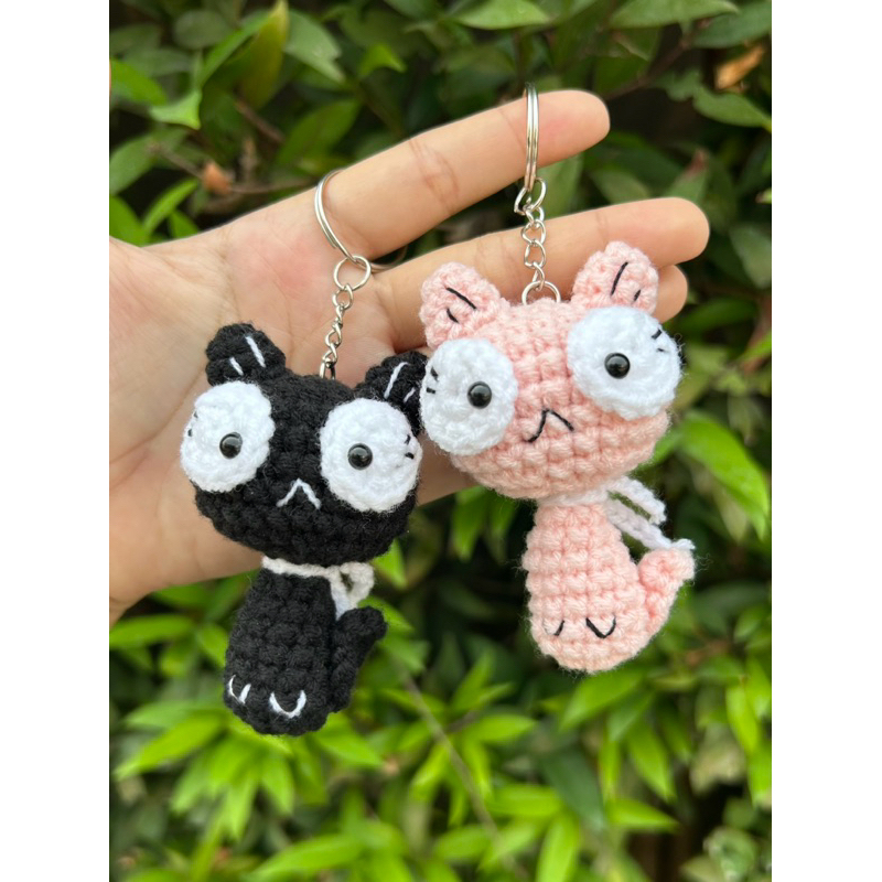 พวงกุญแจ:ห้อยกระเป๋าไหมพรม น้องแมวเลิ่กลั่ก🐈