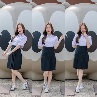 กระโปรงนักเรียน กระโปรงทรงแคบ มัธยมต้น-ปลาย ผ้ามันดีวาย สีกรมเข้ม - สีดำ กระเป๋าลับ ตีเกล็ด 5.5 นิ้ว