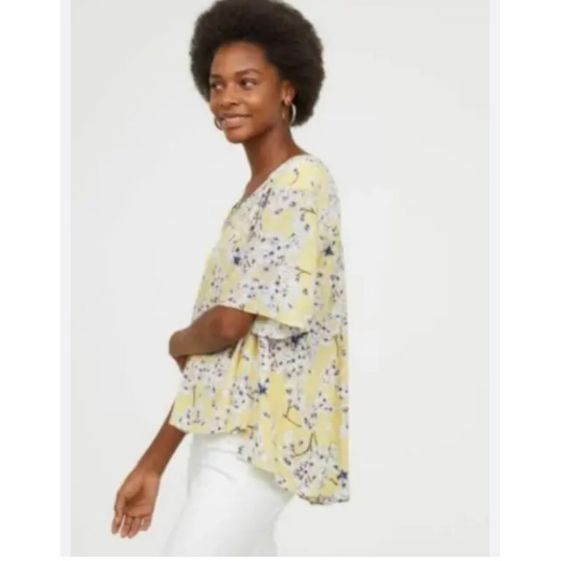 Premium ผ้าวิสโคส เนื้อแพร H&M ไซส์ EUR42 อกหน้าผ้า 54 นิ้ว ยาว 24-27 วงแขน 19 เสื้อสาวอวบ ลายดอก สี