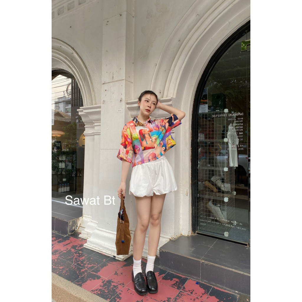 Sawat bt สินค้าใหม่พร้อมส่ง เสื้อครอปลายกราฟฟิกคละสีและลายตามภาพลายไม่ซ้ำ ราคา ถูกที่สุด ดีลบีเคเค แกลเลอรีภาพที่ 3
