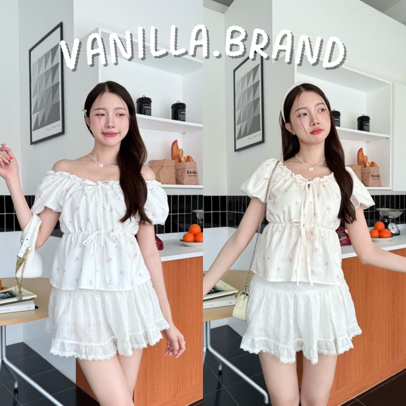 เสื้อแขนพองคอดึงยางลูกไม้ โบว์สองชั้น -ttm / VB0463