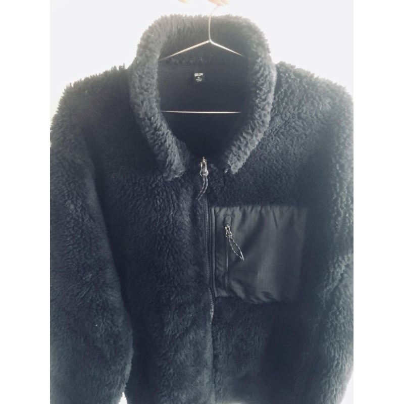 เสื้อกันหนาว uniqlo xl สีดำ