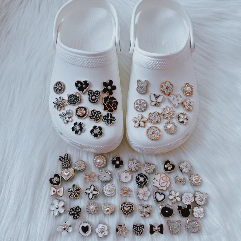 พร้อมส่ง🇹🇭 ตัวติดรองเท้า crocs jibbitz สุ่มลาย คละลาย อะไหล่ตกแต่ง diy