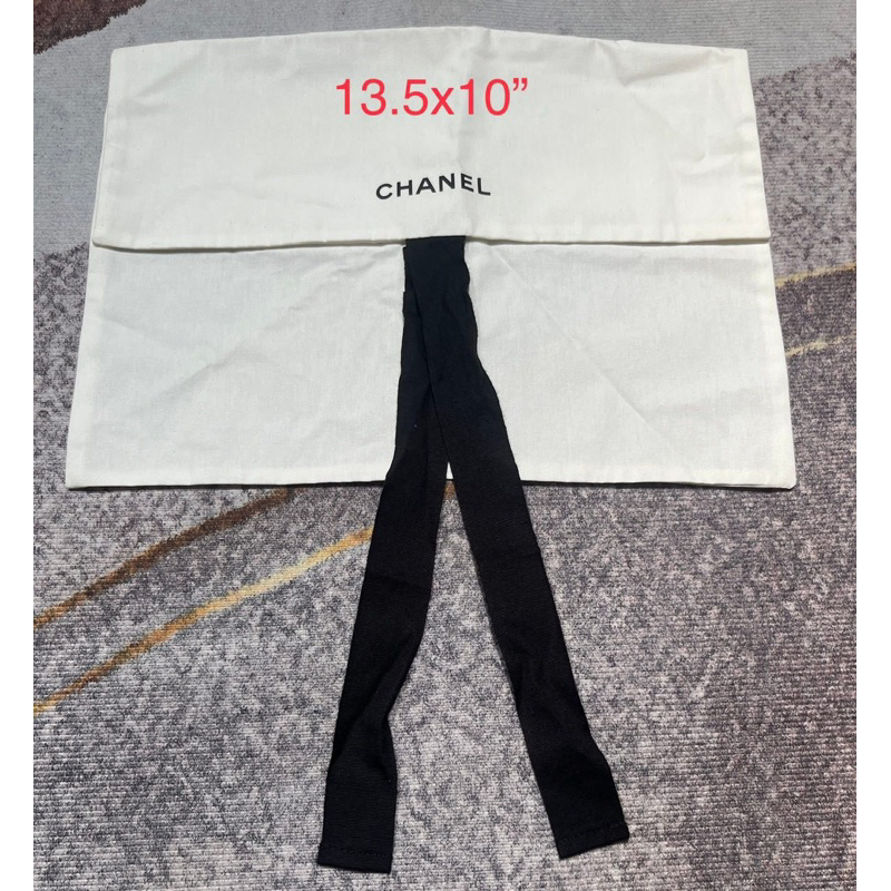ถุงกันฝุ่นชาแนลChanelสำหรับเสื้อมือสองของแท้