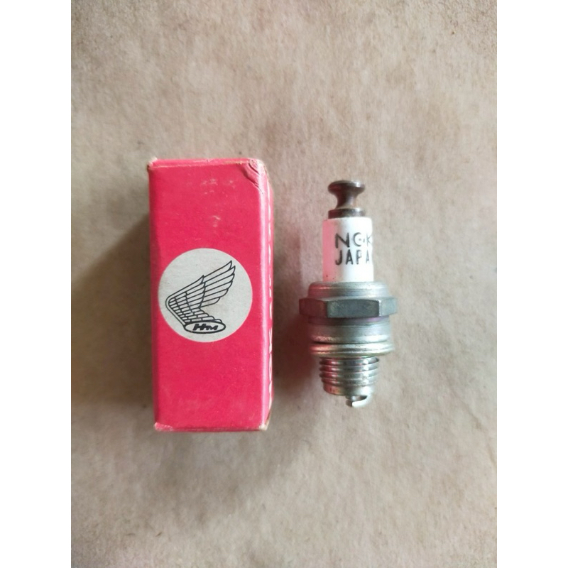 หัวเทียน เครื่องปั่นไฟ Honda E300 แท้ใหม่ Made in Japan หายาก