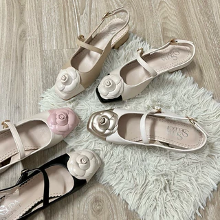 SudaSelect: รองเท้ารัดส้น ทรงแมรี่เจน สีทูโทน แต่งด้วยดอกคามีเลียใหญ่ ส้นสูง 1.5นิ้ว รหัส670851
