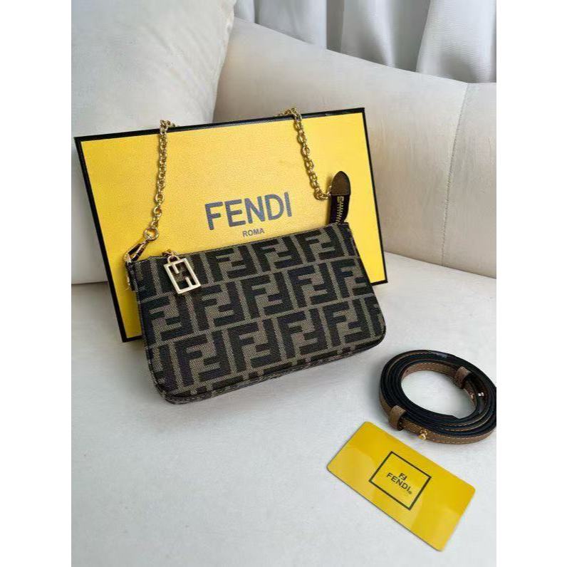 FENDI Fendi Baguette กระเป๋าคลัตช์ผ้าลาย FF ทรง jacquard สำหรับผู้หญิง  889  387