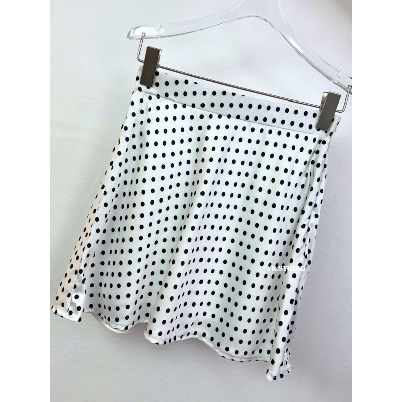 FENYA SKIRT กระโปรงซาติน ทรงสั้นชายระบาย มีซับในให้นะคะ ผ้าซาตินอย่างดี เนื้อซาตินพรีเมียม