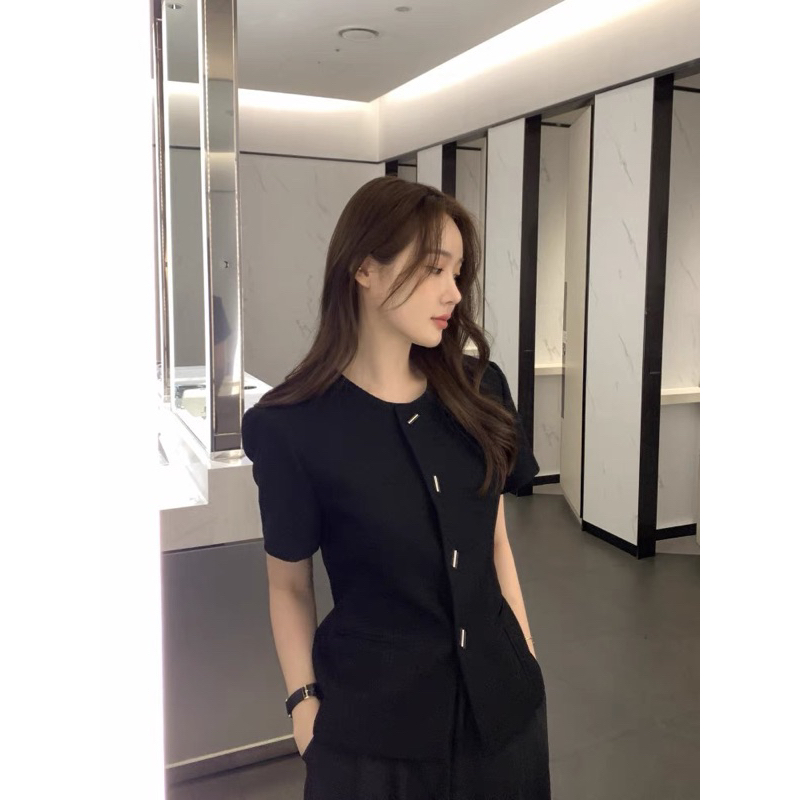 CHERISH (พร้อมส่ง) เสื้อแขนสั้น ผ้าทวิต กระเป๋าหน้า งานป้าย