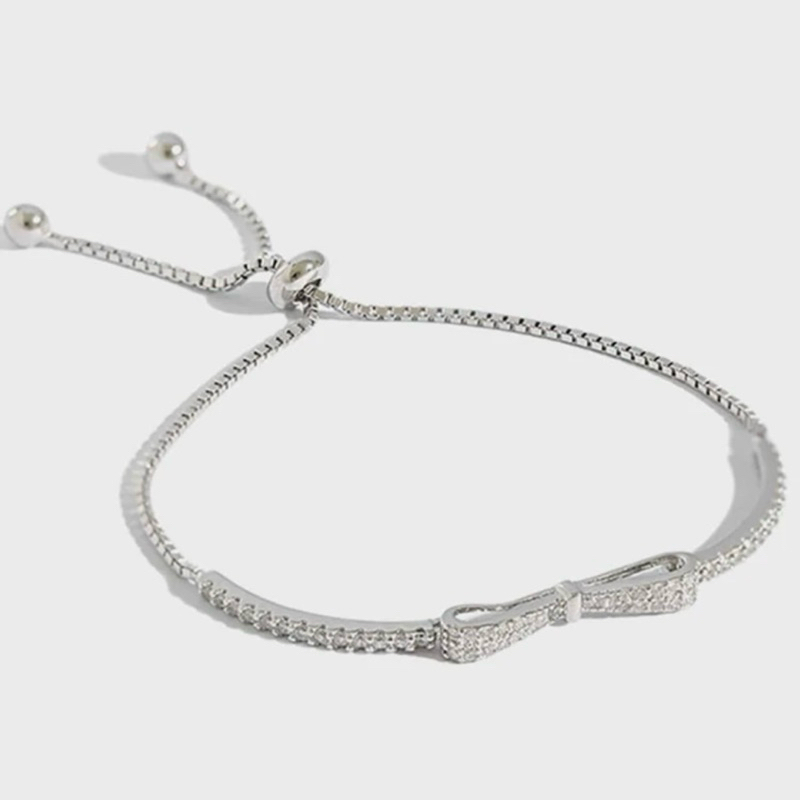 MORNINGDAISY  สร้อยข้อมือโลหะประดับคริสตัล