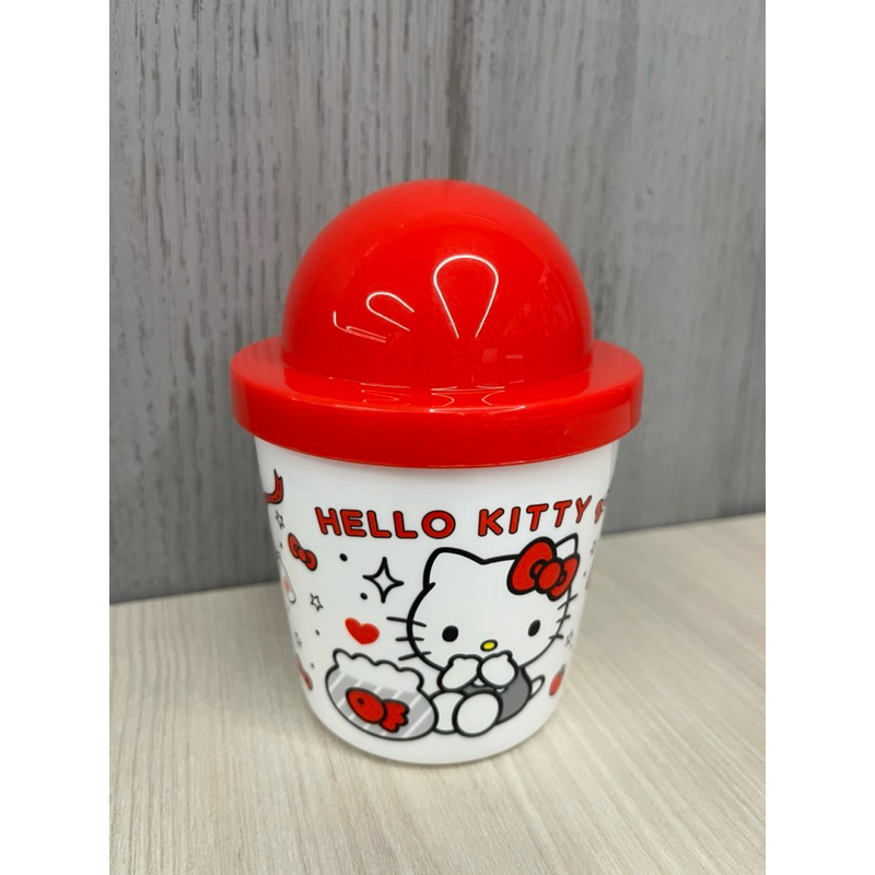 ถ้วยน้ำพลาสติก พร้อมฝาปิด ขนาดจุ 9oz(356ml)อุณหภูิมได้ถึง 90 c Hello Kitty ใหม่