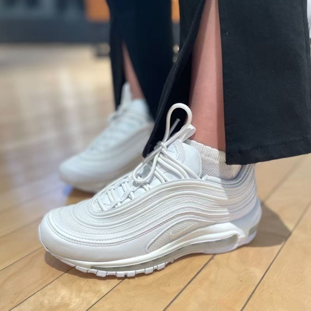 ❤️🚛รอพรีออเดอร์❤️Nike Air Max 97 Triple White Black Silver  รองเท้าผ้าใบลำลอง Unisex 💯%