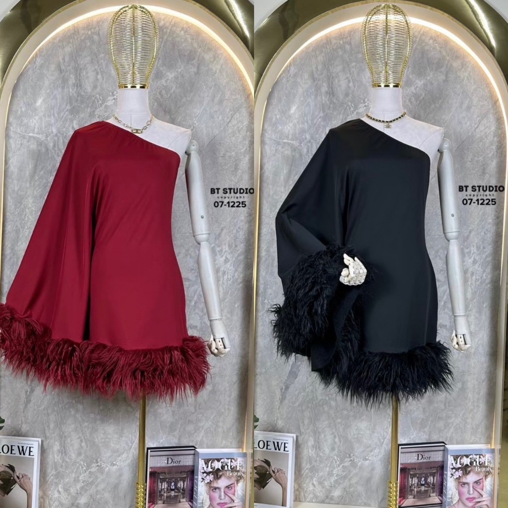 BT 07-1225 งานลดราคา เคลียร์สต็อก ราคาพิเศษ เดรสสั้นไหล่เดียวปลายชายแขนและกระโปรงแต่งระบายขนมิ้งค์