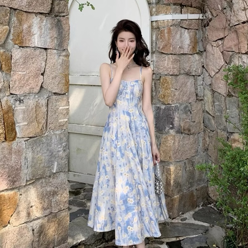 [ ส่งไวจากไทย ] ฟรี Z065 ชุดเดรสสายเดรสลายดอกไม้ เสื้อคลุมสีขาว